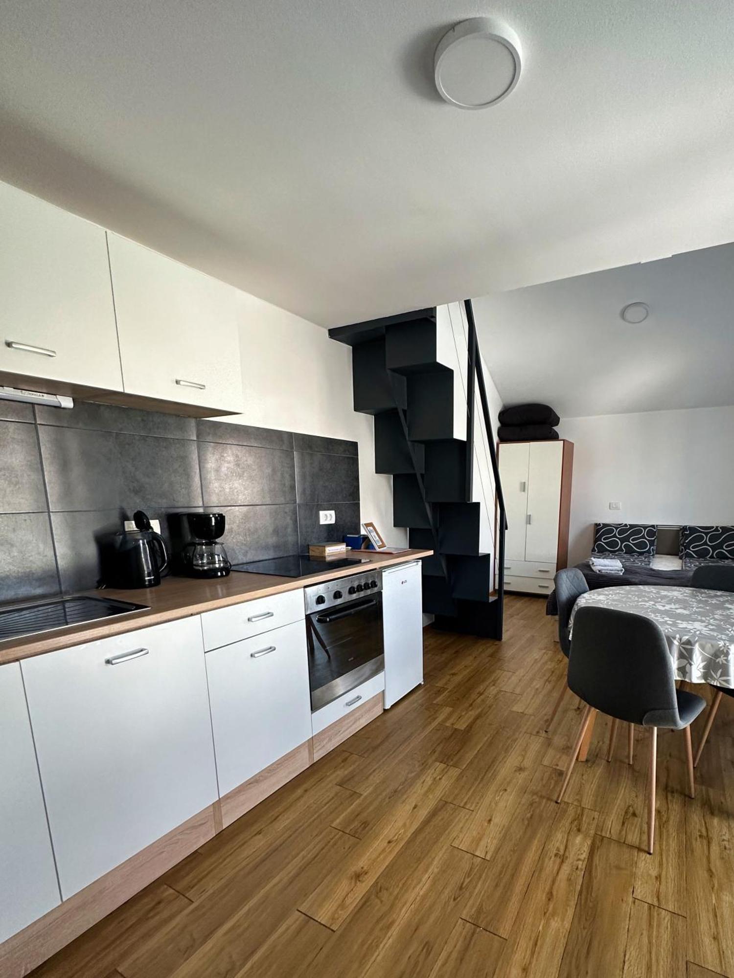 Apartments Berni Ljubljana Luaran gambar