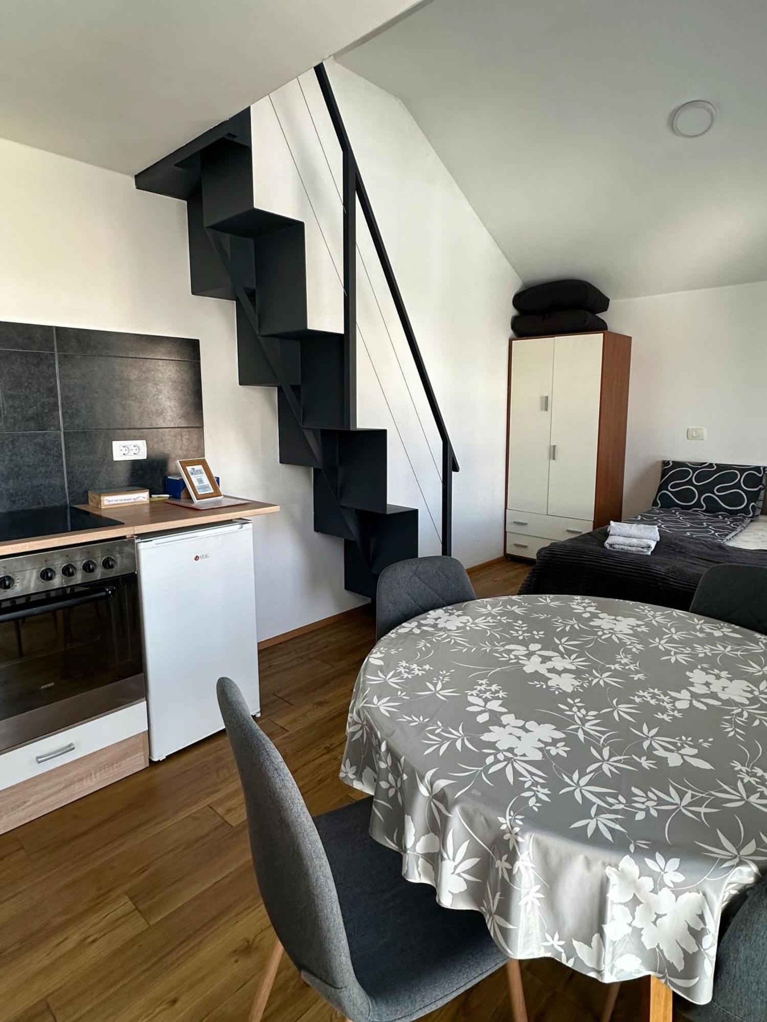 Apartments Berni Ljubljana Luaran gambar